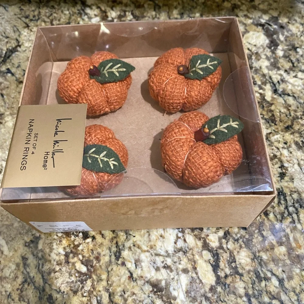 Nicole Miller Home pumpkin shaped napkin rings set of 4 - Brand new! LAST SETS